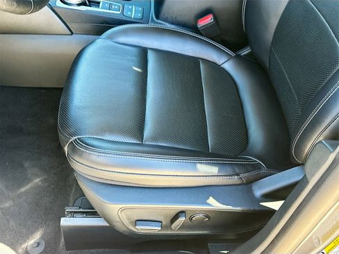 Used 2021 Ford Escape Titanium image 20