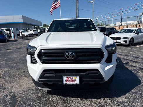 Used 2025 Toyota Tacoma SR RWD image 29