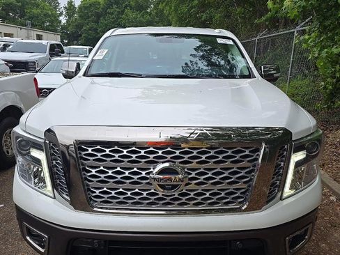 Used 2019 Nissan Titan Platinum Reserve w/ Platinum Utility Package AWD/4WD image 2
