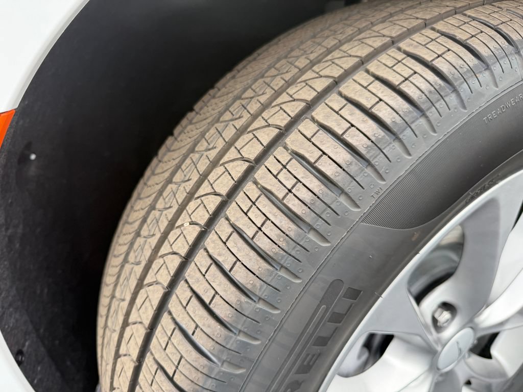 New 2027 Chrysler Pacifica Select AWD/4WD image 14