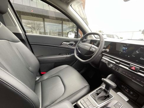 Used 2026 Kia Sportage EX image 17