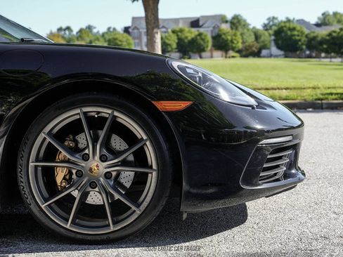 Used 2017 Porsche 718 Cayman RWD image 9