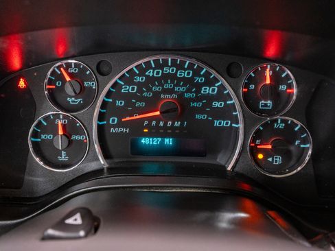 Used 2021 Chevrolet Express 2500 RWD image 23