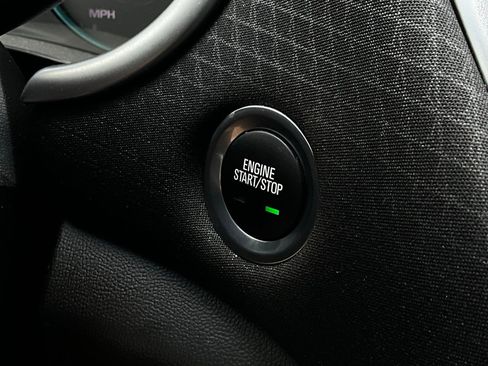 Used 2024 Chevrolet Malibu LT image 29