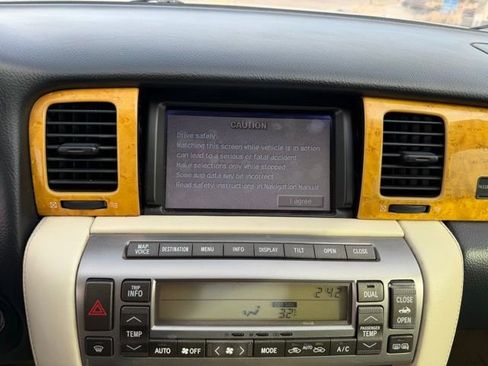 Used 2002 Lexus SC 430 Convertible image 21