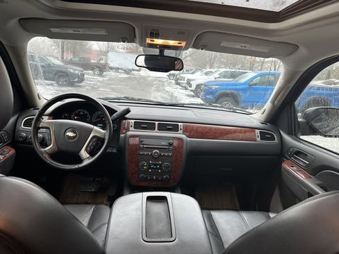 Used 2011 Chevrolet Avalanche LT w/ Luxury Package image 32