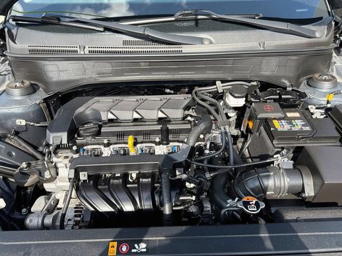 Used 2024 Hyundai Venue SEL FWD image 34