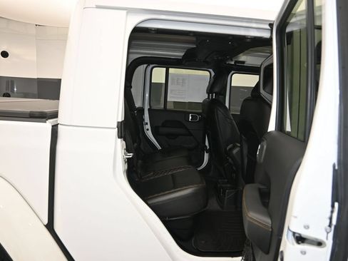 Used 2021 Jeep Gladiator Overland AWD/4WD image 26