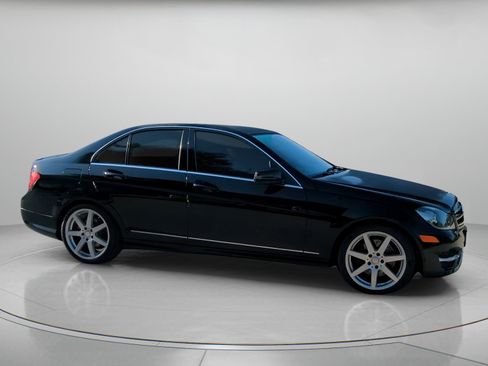 Used 2014 Mercedes-Benz C 300 4MATIC Sedan image 34
