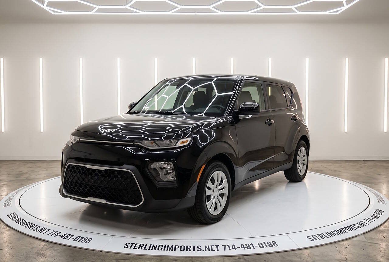 Used 2022 Kia Soul LX FWD image 1