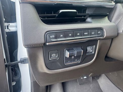 Used 2023 Cadillac Escalade Premium Luxury w/ Performance Package AWD/4WD image 11