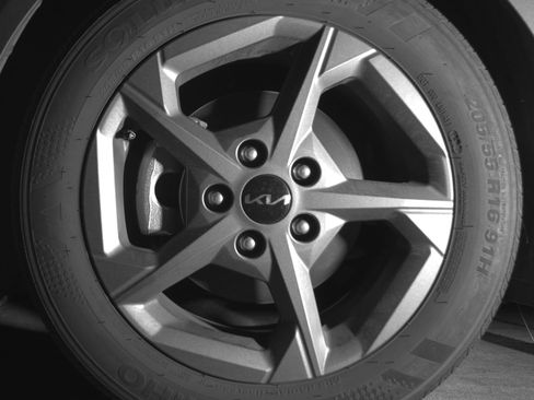 Used 2025 Kia K4 LXS FWD image 12