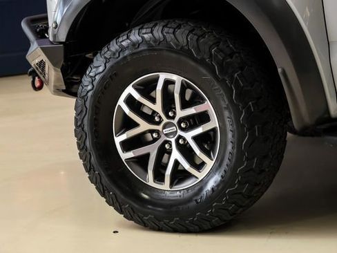 Used 2017 Ford F150 Raptor w/ Equipment Group 802A Luxury AWD/4WD image 47
