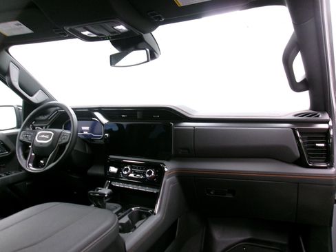 Used 2024 GMC Sierra 1500 AT4 image 3