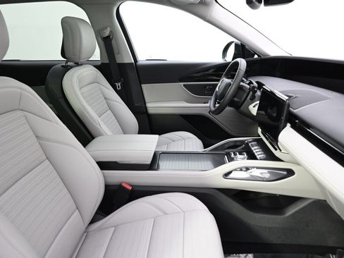 New 2026 Lincoln Nautilus Reserve AWD/4WD image 16