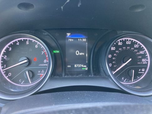 Used 2023 Toyota Camry SE w/ Convenience Package image 10