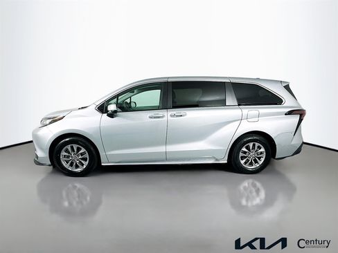 Used 2023 Toyota Sienna LE FWD image 8