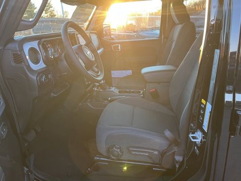 New 2026 Jeep Gladiator Sport image 21