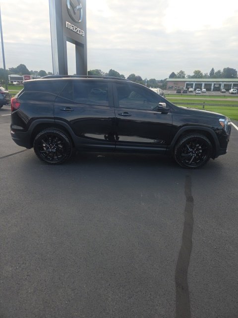 Used 2024 GMC Terrain SLE w/ Driver Convenience Package AWD/4WD image 4