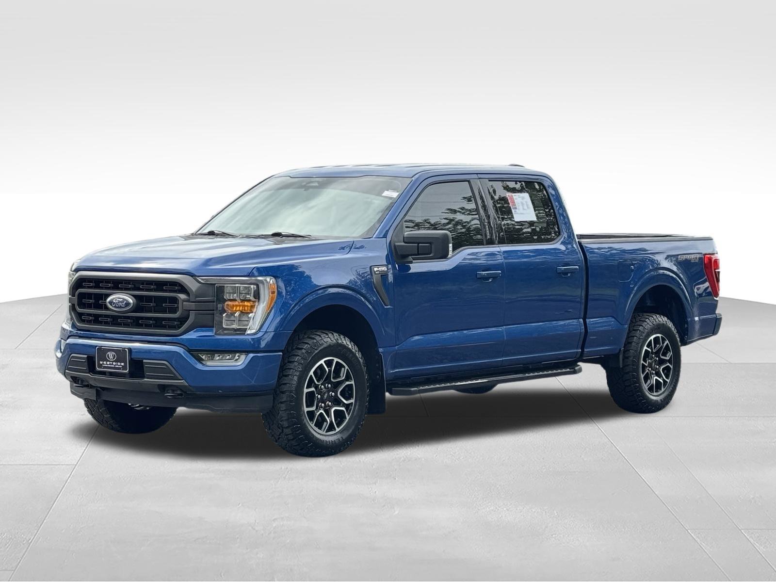 Used 2022 Ford F150 XLT w/ Equipment Group 302A High AWD/4WD image 9