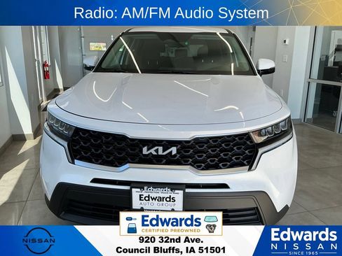 Used 2022 Kia Sorento LX FWD image 3