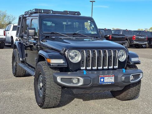 Used 2023 Jeep Wrangler Unlimited Sahara image 2
