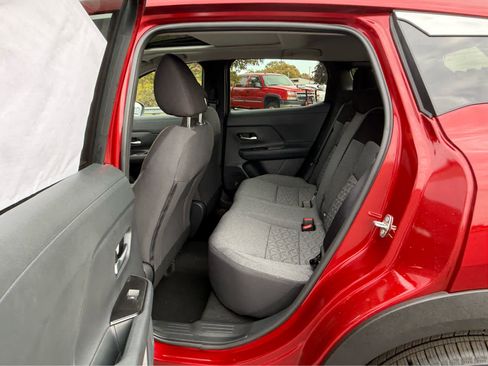 Used 2026 Nissan Kicks SV w/ SV Premium Package AWD/4WD image 14