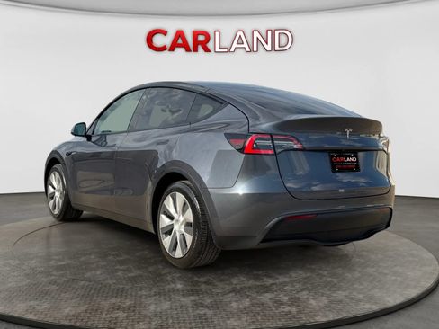 Used 2021 Tesla Model Y 2WD image 3