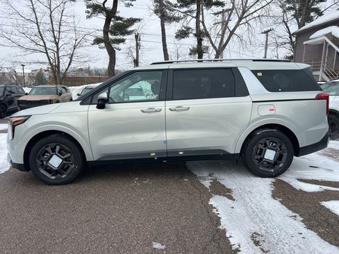 New 2026 Kia Carnival EX image 2