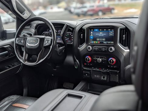 Used 2022 GMC Sierra 2500 AT4 w/ Snow Plow Prep/Camper Package image 15