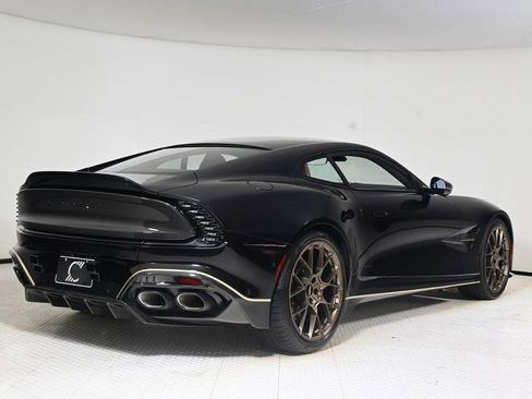 Used 2025 Aston Martin Vanquish image 17