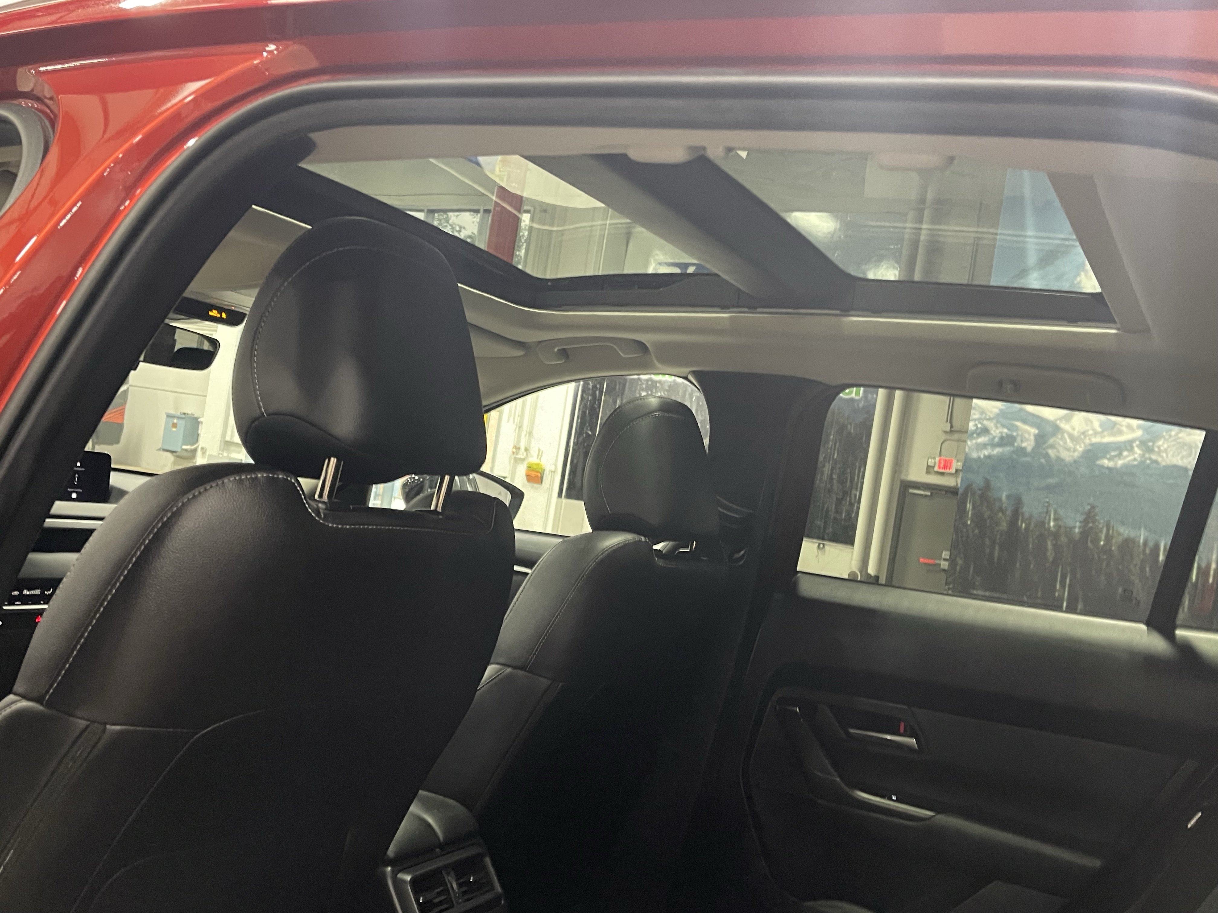 Used 2025 MAZDA CX-50 AWD 2.5 S w/ Premium Package image 16
