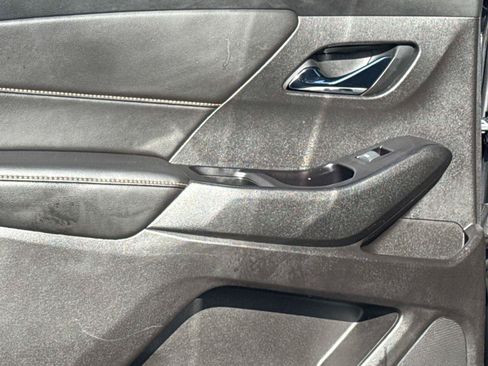 Used 2019 Chevrolet Traverse LS FWD image 11
