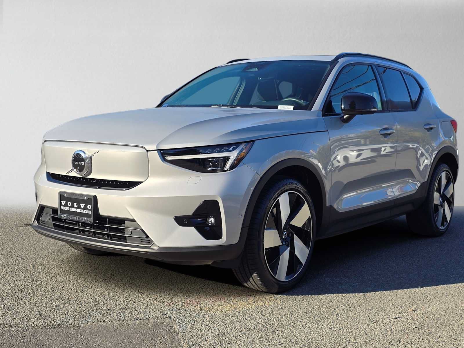 Used 2023 Volvo XC40 Recharge Ultimate AWD/4WD image 8