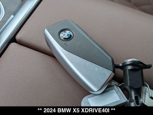 Used 2024 BMW X5 xDrive40i w/ Premium Package AWD/4WD image 30