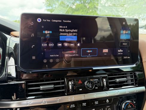 New 2026 Nissan Pathfinder Platinum FWD image 5