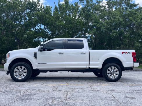 Used 2017 Ford F250 Platinum w/ Platinum Ultimate Package AWD/4WD image 6