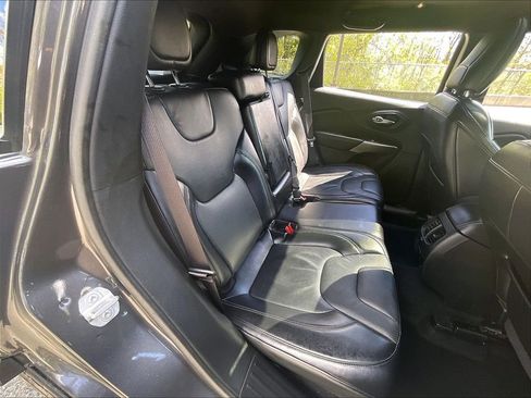 Used 2020 Jeep Cherokee High Altitude AWD/4WD image 16