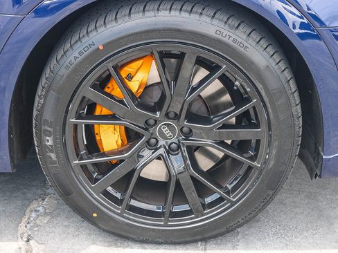 Used 2022 Audi e-tron Chronos AWD/4WD image 11