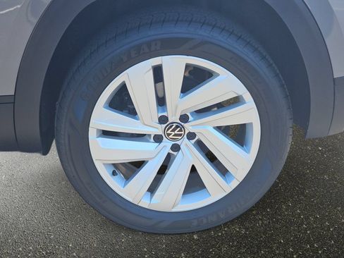 Used 2023 Volkswagen Atlas Cross Sport SE AWD/4WD image 36