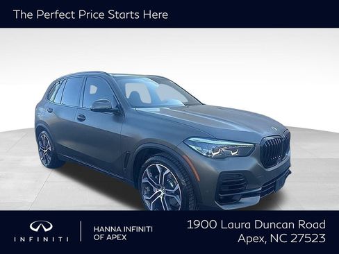 Used 2022 BMW X5 xDrive40i w/ Premium Package image 1