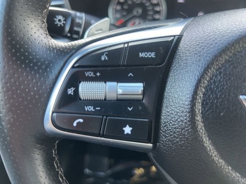 Used 2023 Genesis G70 2.0T RWD image 51
