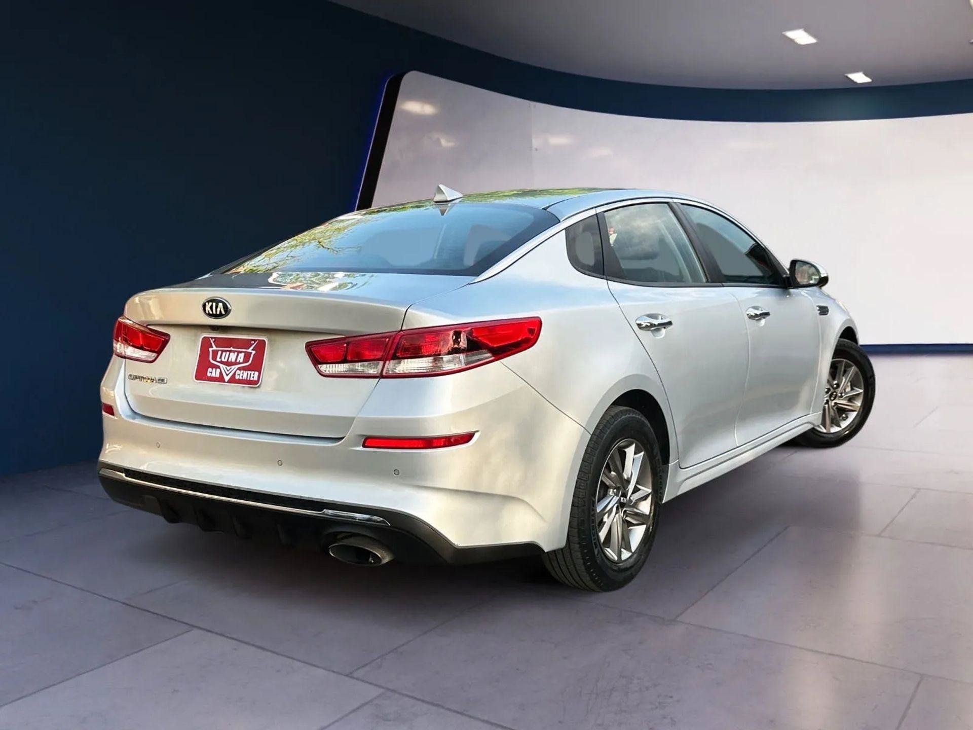 Used 2019 Kia Optima LX FWD image 5