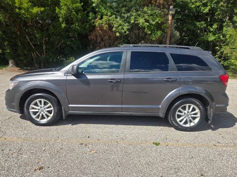 Used 2014 Dodge Journey SXT w/ Flexible Seating Group FWD image 4