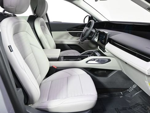 New 2026 Lincoln Nautilus Reserve AWD/4WD image 16