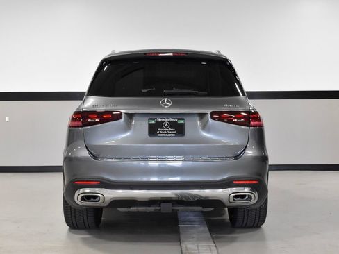 Used 2025 Mercedes-Benz GLS 580 4MATIC image 4