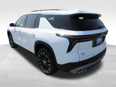New 2026 Chevrolet Traverse LT w/ Sun and Wheel Package AWD/4WD image 4