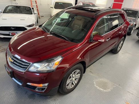 Used 2017 Chevrolet Traverse LT image 15