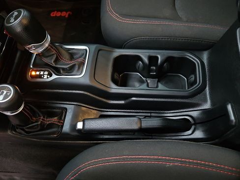 Used 2021 Jeep Wrangler Unlimited Rubicon image 24