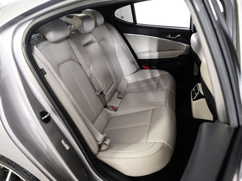 Used 2024 Genesis G70 2.5T RWD image 42